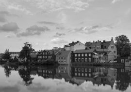Lais Puzzle - Ein Blick auf den alten Teil von Eskilstuna, Schweden in schwarz weiß - 500, 1.000 & 2.000 Teile