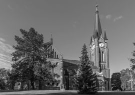 Lais Puzzle - Die Gustav-Adolf-Kirche ist eine Gemeindekirche in Sundsvall. Schweden in schwarz weiß - 500 Teile