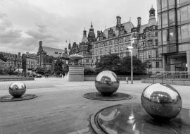 Lais Puzzle - Millennium Square Sheffield Yorkshire England in schwarz weiß - 1.000 Teile