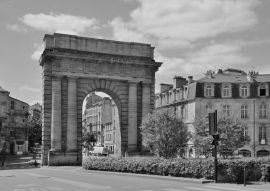 Lais Puzzle - Berühmtes Stadttor Porte de Bourgogne in Bordeaux in schwarz weiß - 500, 1.000 & 2.000 Teile