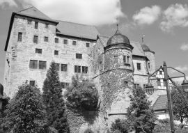 Lais Puzzle - Johanniterburg Kühndorf in schwarz weiß - 500, 1.000 & 2.000 Teile