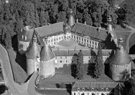 Lais Puzzle - Frankreich, Burgund, Yonne (89), Puisaye, das Schloss von Saint-Fargeau, Luftaufnahme in schwarz weiß - 1.000 Teile
