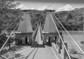 Lais Puzzle - Kolumbien Santa Fe von Antioquia in schwarz weiß - 1.000 Teile