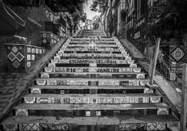 Lais Puzzle - Die Selaron-Treppe im historischen Zentrum von Rio de Janeiro, Brasilien in schwarz weiß - 1.000 Teile