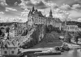 Lais Puzzle - Antike Burgen . Sigmaringen. Schwarzwald. Deutschland in schwarz weiß - 500, 1.000 & 2.000 Teile