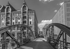 Lais Puzzle - Speicherstadt in Hamburg in schwarz weiß - 500, 1.000 & 2.000 Teile