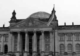 Lais Puzzle - Bundestag, Berlin in schwarz weiß - 500, 1.000 & 2.000 Teile