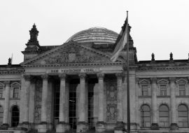 Lais Puzzle - Bundestag, Berlin in schwarz weiß - 1.000 Teile