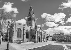 Lais Puzzle - Kathedrale in Leicester, England in schwarz weiß - 1.000 Teile