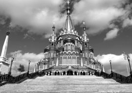 Lais Puzzle - Kathedrale von Izhevsk, Republik Udmurtien, Russland in schwarz weiß - 1.000 Teile