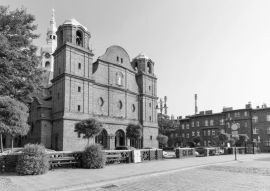 Lais Puzzle - Katowice, Nikiszowiec, Traditionell, alte Gebäude des schlesischen Bergbaureviers in schwarz weiß - 500, 1.000 & 2.000 Teile