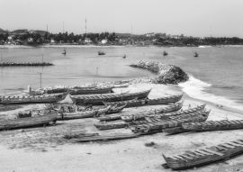 Lais Puzzle - Boote an der Küste von Cape Coast, Ghana in schwarz weiß - 500, 1.000 & 2.000 Teile