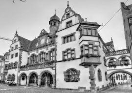 Lais Puzzle - Rathaus von Freiburg im Breisgau, Deutschland in schwarz weiß - 500, 1.000 & 2.000 Teile