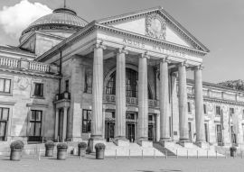 Lais Puzzle - Kurhaus Wiesbaden Health Spa in schwarz weiß - 500, 1.000 & 2.000 Teile