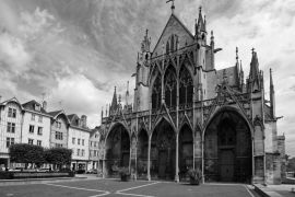 Lais Puzzle - Frankreich - Troyes - Kathedrale St. Urbain in schwarz weiß - 2.000 Teile