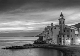 Lais Puzzle - Der Ferienort Camogli an der italienischen Riviera in schwarz weiß - 500, 1.000 & 2.000 Teile