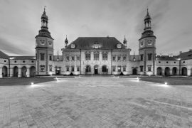 Lais Puzzle - Bischofspalast nach Sonnenuntergang in Kielce, Polen in schwarz weiß - 2.000 Teile