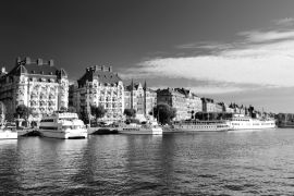 Lais Puzzle - Weite Sicht auf den Hafenteil von Stockholm. Schweden in schwarz weiß - 2.000 Teile