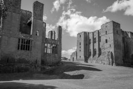 Lais Puzzle - Kenilworth Castle in England, West Midlands, Vereinigtes Königreich, bildete einen Stützpunkt für lancastrische Operationen in den Rosenkriegen in schwarz weiß - 2.000 Teile