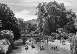 Lais Puzzle - Clare-Brücke in Cambridge, England in schwarz weiß - 1.000 Teile