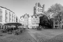 Lais Puzzle - Traditionelle bunte Häuser in Köln, Deutschland in schwarz weiß - 2.000 Teile