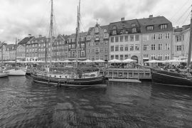 Lais Puzzle - Bunte Häuser am Nyhavn, Kopenhagen, Dänemark in schwarz weiß - 2.000 Teile