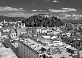 Lais Puzzle - Stadtzentrum von Ljubljana, Slowenien in schwarz weiß - 500, 1.000 & 2.000 Teile