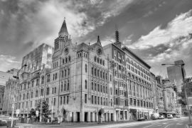 Lais Puzzle - Historisches Gebäude in Melbourne in der Flinders Street - Australien in schwarz weiß - 2.000 Teile