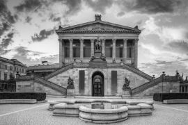 Lais Puzzle - Berlin Alte Nationalgalerie in der Dämmerung in schwarz weiß - 2.000 Teile