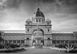 Lais Puzzle - Königliches Ausstellungsgebäude hinter Carlton Gardens in Melbourne, Victoria, Australien in schwarz weiß - 500, 1.000 & 2.000 Teile