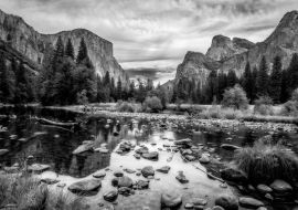 Lais Puzzle - Yosemite Valley View mit El Capitan, Cathedral Rock und The Merced River in schwarz weiß - 1.000 Teile