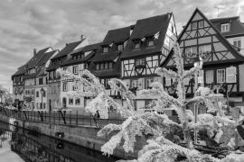 Lais Puzzle - Colmar. Alte Fachwerkhäuser in schwarz weiß - 2.000 Teile