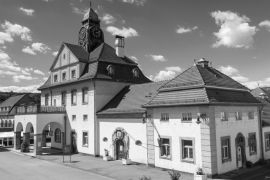 Lais Puzzle - Das Jugendstil-Kurhaus von Bad Nauheim in schwarz weiß - 2.000 Teile