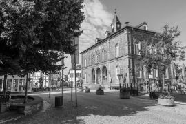 Lais Puzzle - Geisenheim, das Rathaus. 9. Juli 2017. in schwarz weiß - 2.000 Teile