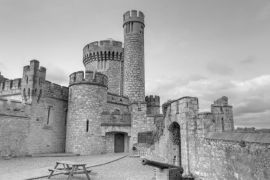 Lais Puzzle - Blackrock Castle und Sternwarte in Cork - Irland in schwarz weiß - 2.000 Teile