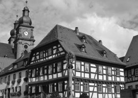 Lais Puzzle - Alstadt Amorbach in schwarz weiß - 500, 1.000 & 2.000 Teile