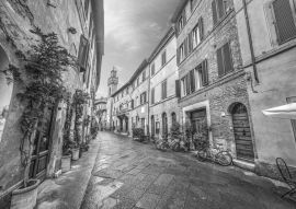 Lais Puzzle - Hauptstraße in Buonconvento in schwarz weiß - 500, 1.000 & 2.000 Teile