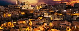 Lais Puzzle - Matera, Basilikata, Italien: Landschaft der Altstadt in der Abenddämmerung unter einem dramatischen Himmel, Panorama - 2.000 Teile