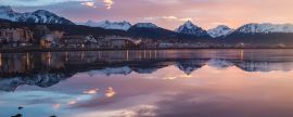 Lais Puzzle - Überblick über die Stadt Ushuaia in Argentinien bei Sonnenaufgang, Panorama - 2.000 Teile