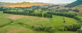 Lais Puzzle - Luftbildlandschaft von Wiesen und Weiden des Mitta Mitta Valley in der Nähe von Eskdale, Victoria, Australien bei Sonnenuntergang, Panorama - 2.000 Teile