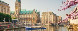 Lais Puzzle - Hamburger Rathaus und Alster im Frühjahr, Hamburg, Panorama - 2.000 Teile