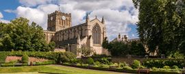 Lais Puzzle - Sonniger Tag bei Hexham Abbey, England, Panorama - 2.000 Teile