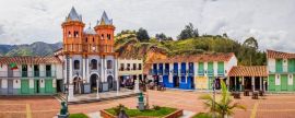 Lais Puzzle - Schöne Nachbildung der Altstadt, Guatape, Kolumbien, Panorama - 2.000 Teile