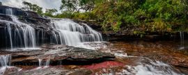 Lais Puzzle - Der Regenbogenfluss oder Fünf-Farben-Fluss ist in Kolumbien einer der schönsten Naturorte, er heißt Crystal Canyon, Panorama - 2.000 Teile