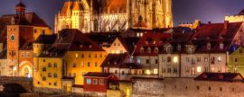 Lais Puzzle - Nighttime in Regensburg Germany with the Danube river, Panorama - 2.000 Teile