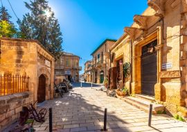 Lais Puzzle - Blick auf die Straßen des alten Nikosia. Nikosia ist die Hauptstadt von Nordzypern - 1.000 Teile