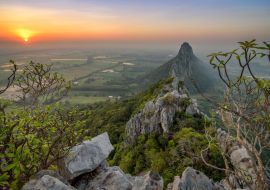 Lais Puzzle - Blick vom Gipfel des Khao Nor bei Sonnenaufgang in Nakhon Sawan, Thailand - 1.000 Teile