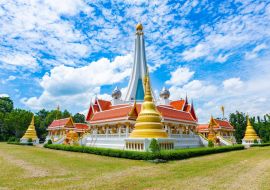 Lais Puzzle - Der Pathumtharam-Tempel Phra Maha Chedi Sri Chai Nat ist der größte Chedi der Provinz Chainat, Thailand - 1.000 Teile