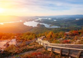 Lais Puzzle - Hiawassee, Georgia, USA Landschaft mit Chatuge Lake im Frühherbst - 1.000 Teile