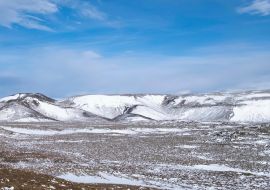 Lais Puzzle - Die Berge Fagradalsfall und Borgarfell in der Nähe der Stadt Grindavik im Südwesten Islands - 1.000 Teile